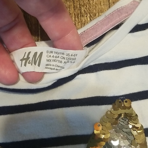 H&M sequin Rabbit Stretch Top - Picture 4 of 5
